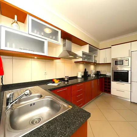 Lägenhet Arielle - Cosy With Pool