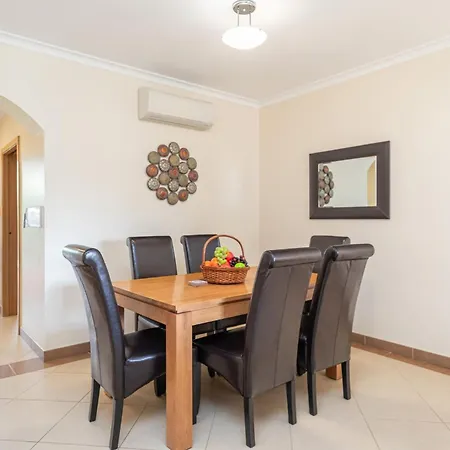 Arielle - Cosy With Pool Apartament