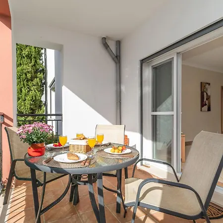 Apartment Arielle - Cosy With Pool